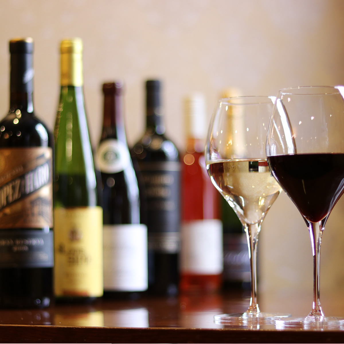ソムリエセレクトのワイン　ランチでワインはちょっと背徳感♫